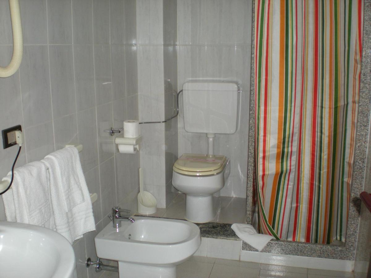 エア ホテル マルペンサ オレッジョ 部屋 写真